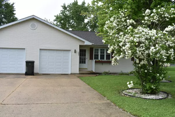 Arcola, IL 61910,263 McCoy Lane