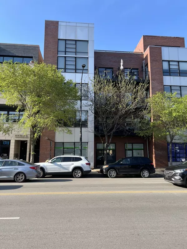 Chicago, IL 60642,1502 W Chicago Avenue