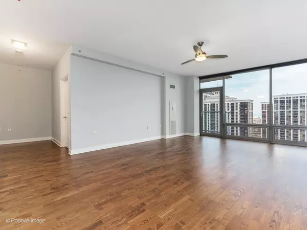 Chicago, IL 60605,100 E 14th Street #1502