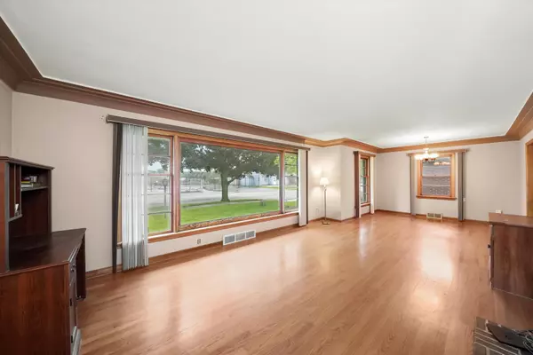 Lansing, IL 60438,18418 Chicago Avenue