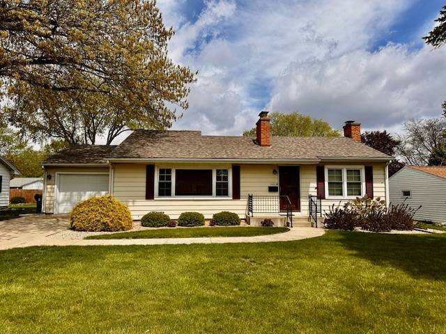 1402 Rolling Green Drive, Mendota, IL 61342