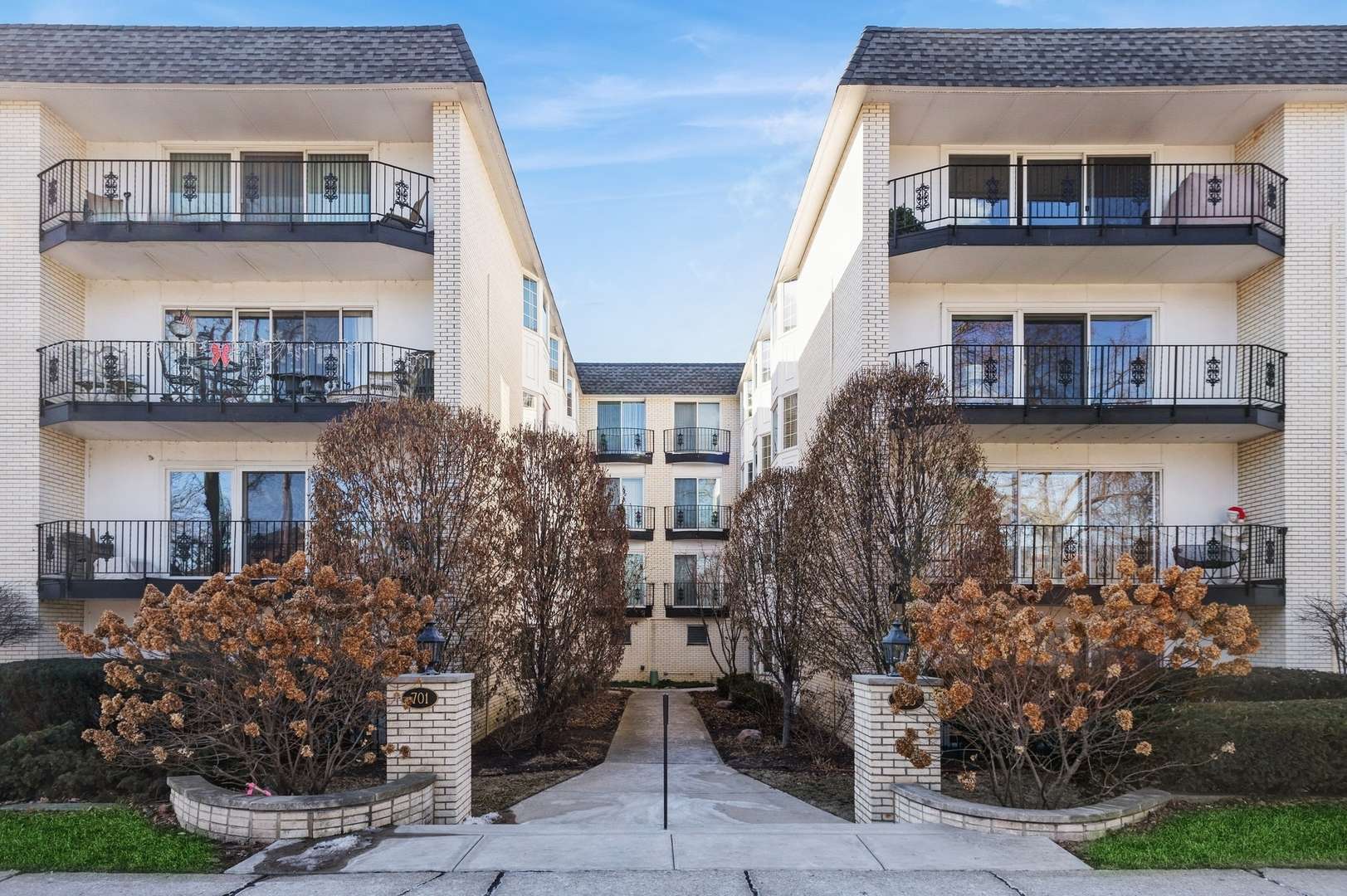 701 Ridge Road #3A, Wilmette, IL 60091