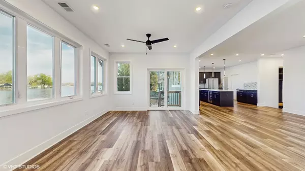 Mchenry, IL 60051,2713 N Villa Lane