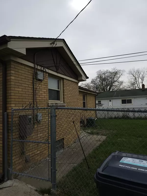 South Holland, IL 60473,656 E 160th Place