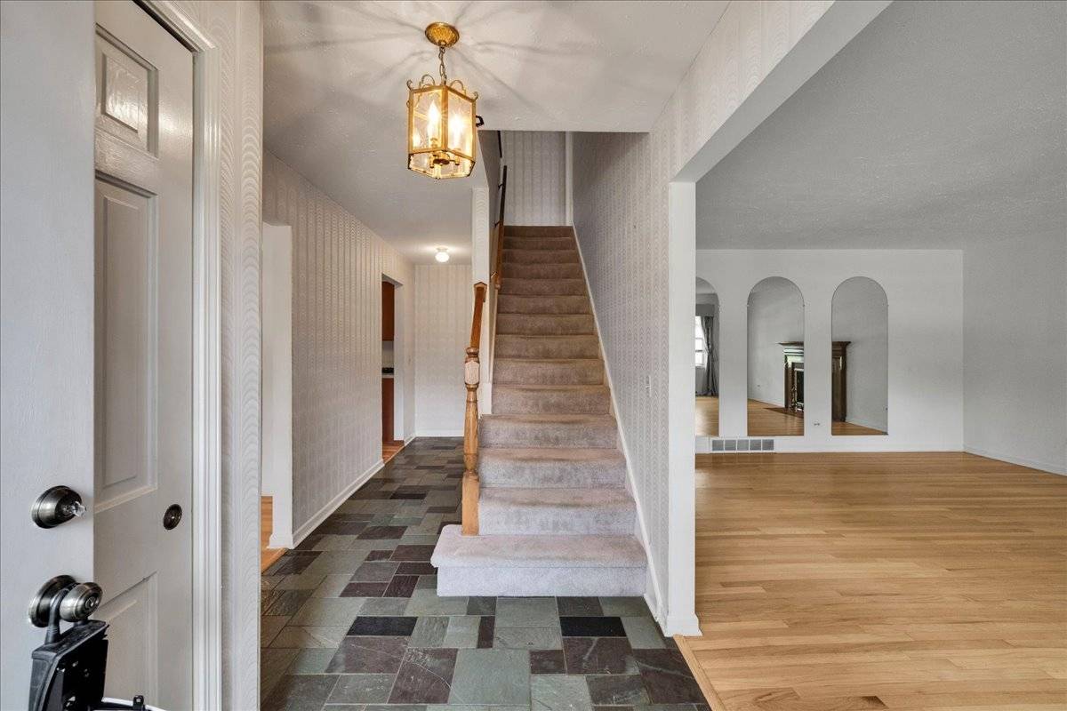 Wheaton, IL 60189,26W266 Tomahawk Drive