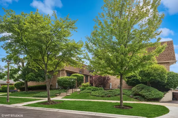 8746 KEDVALE Avenue #C, Skokie, IL 60076