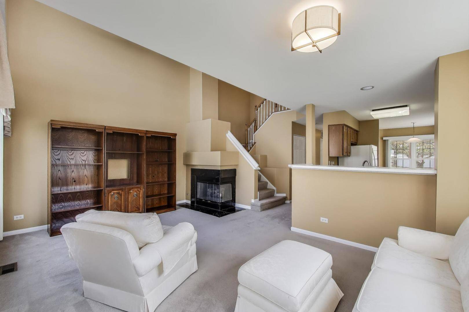 Niles, IL 60714,9016 W Heathwood Circle