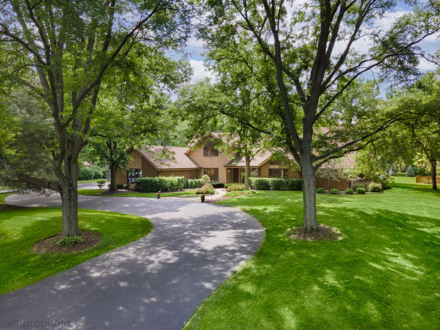 Long Grove, IL 60047,2353 Bayberry Lane