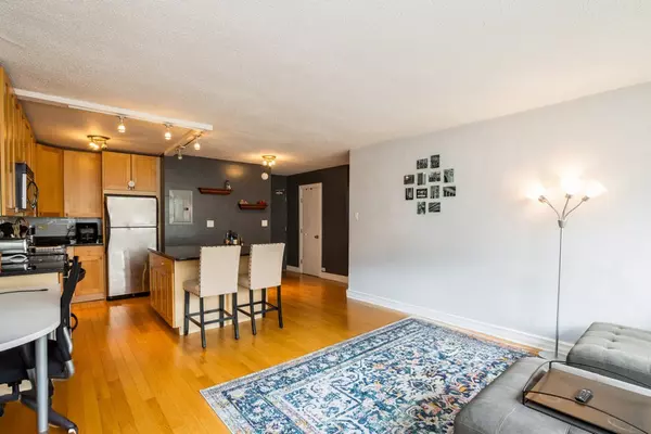 Chicago, IL 60657,2930 N SHERIDAN Road #1008