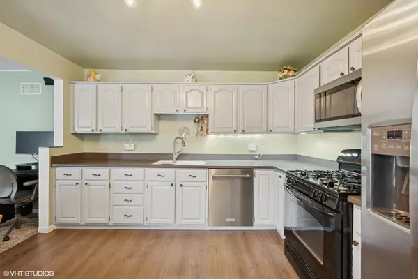 Rolling Meadows, IL 60008,2404 Meadow Drive