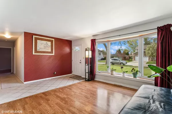 Arlington Heights, IL 60004,1812 N Mitchell Avenue