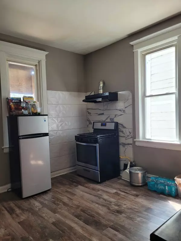 Chicago, IL 60621,6433 S Aberdeen Street