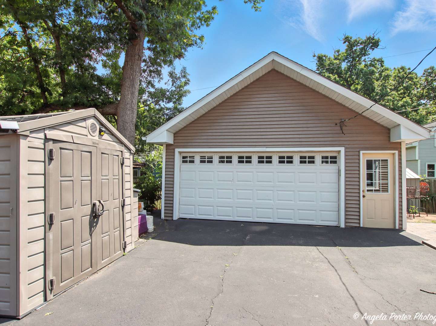 Mchenry, IL 60051,2912 Magellan Drive