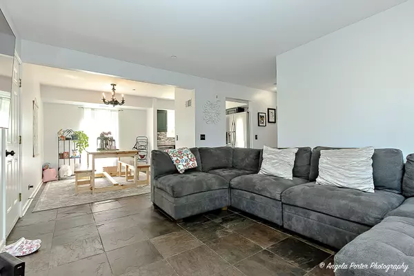 Round Lake Beach, IL 60073,613 W Pheasant Court