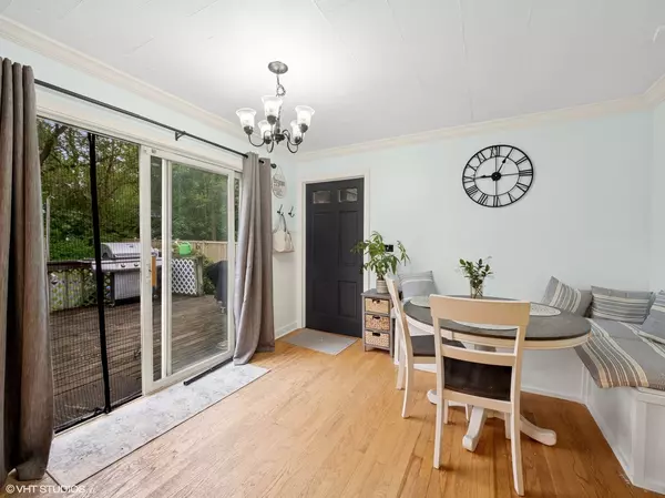 Algonquin, IL 60102,1345 Winaki Trail