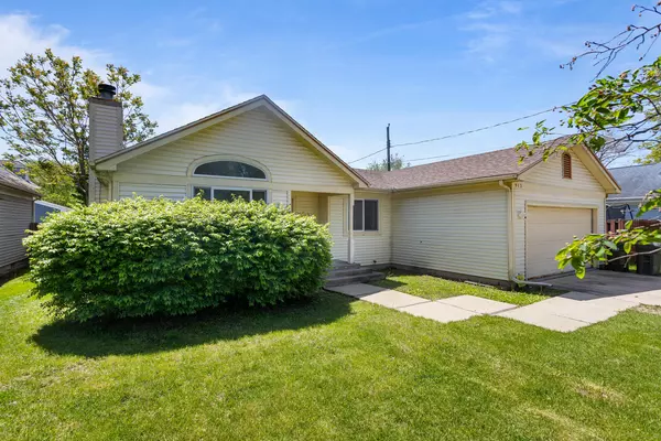 Urbana, IL 61801,913 W Eads Street