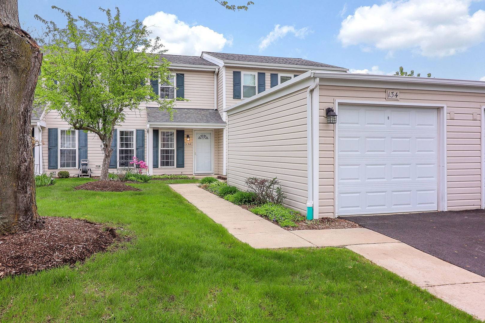 Roselle, IL 60172,134 Andover Drive