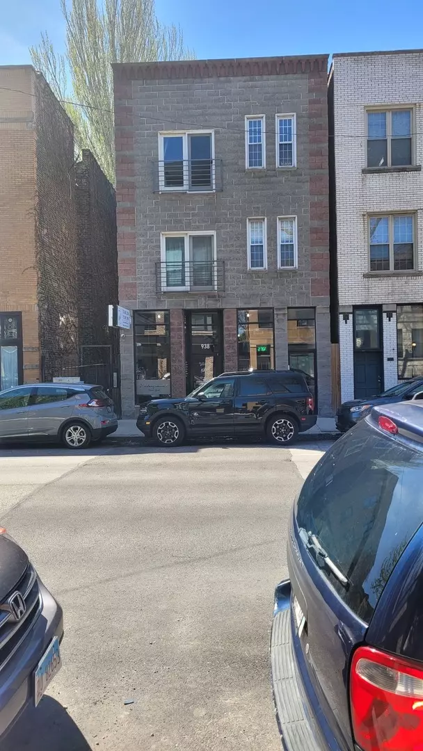 Chicago, IL 60622,938 N Damen Avenue #1F