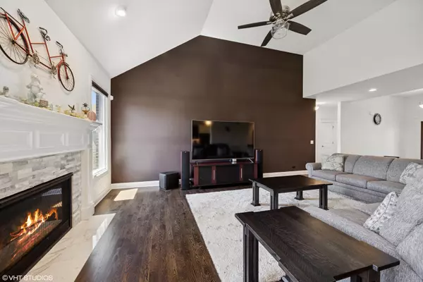 Homer Glen, IL 60491,13923 W Wildwood Lane