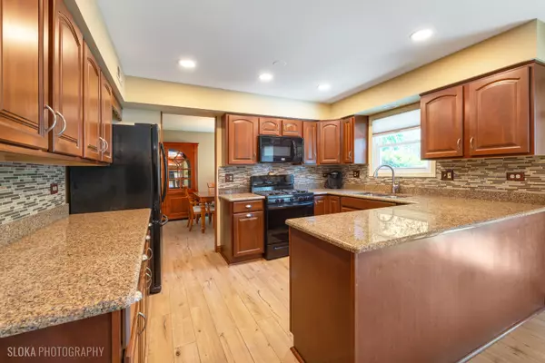 Crystal Lake, IL 60014,930 E Stone Creek Circle