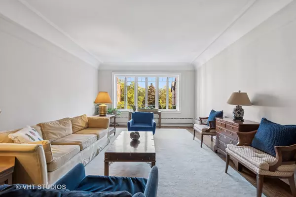 Chicago, IL 60645,2472 W Estes Avenue #2