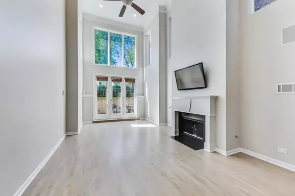 Chicago, IL 60622,2140 W Haddon Avenue #1W