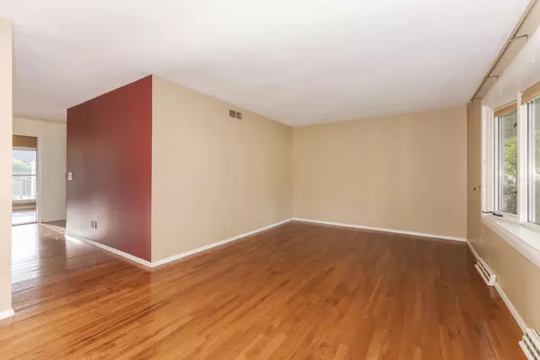 Normal, IL 61761,220 Cambridge Drive