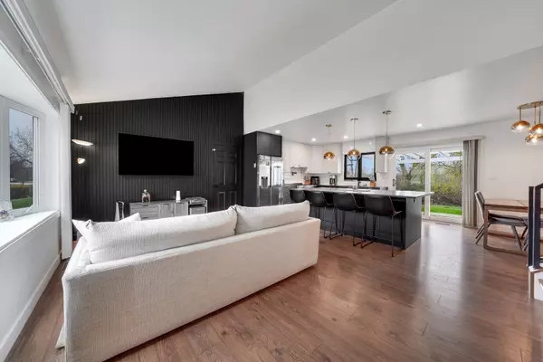 Schaumburg, IL 60194,1324 Elmhurst Lane