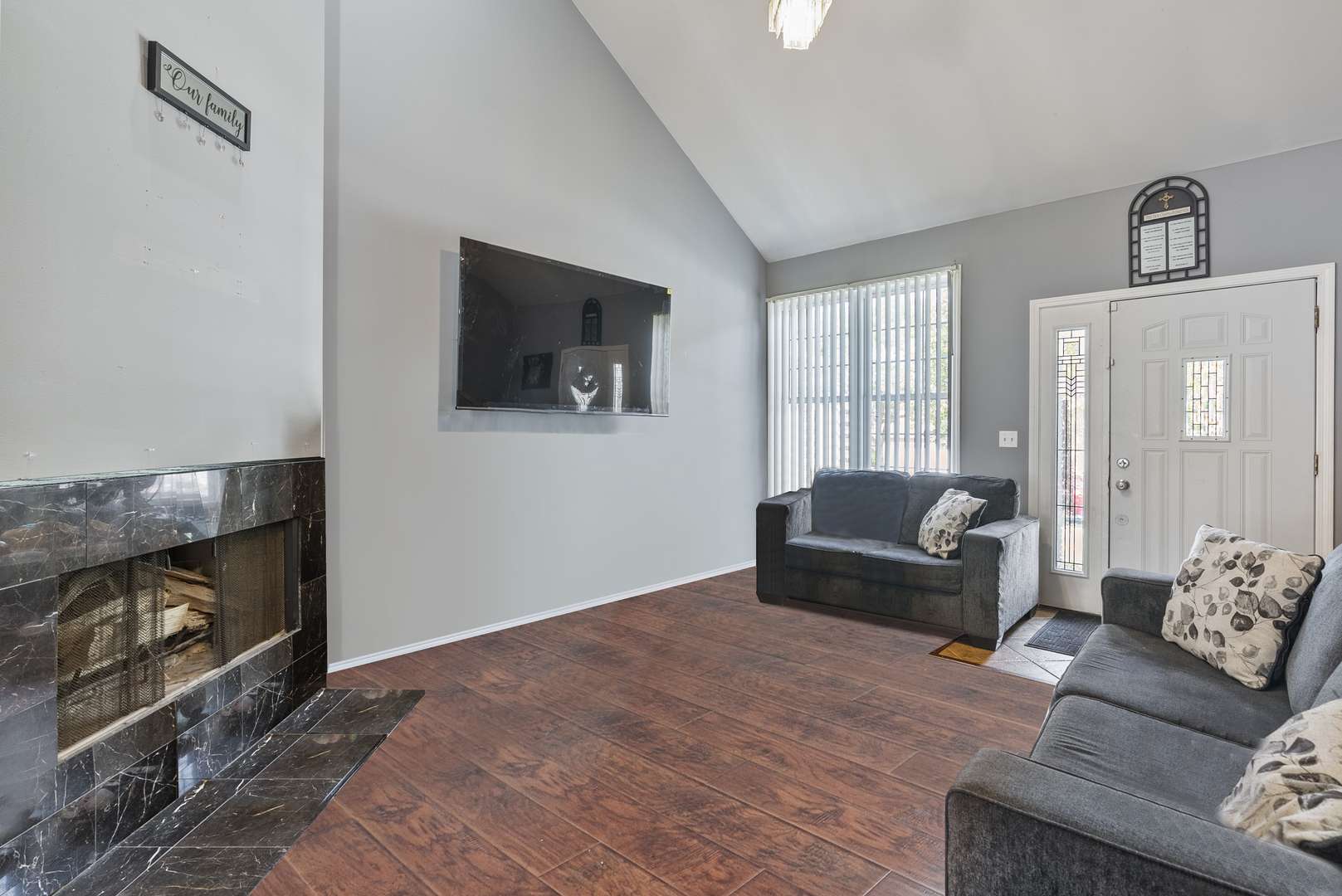 Elgin, IL 60120,260-262 Chaparral Circle