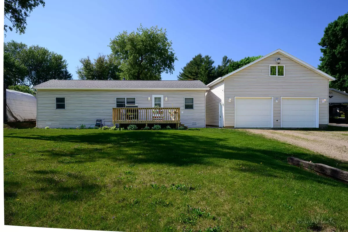 East Dubuque, IL 61025,250 Copper Kettle Lane