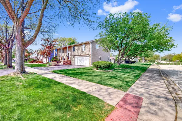 Addison, IL 60101,1156 N Fischer Drive