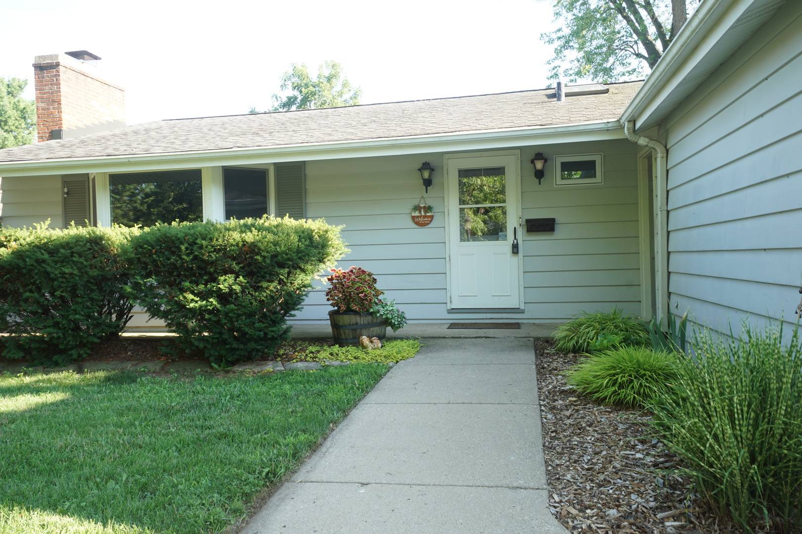 Cary, IL 60013,329 W Margaret Terrace