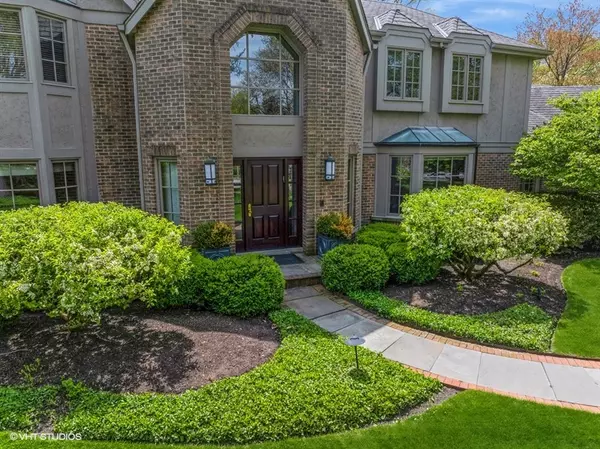 Northbrook, IL 60062,2839 Woodmere Drive