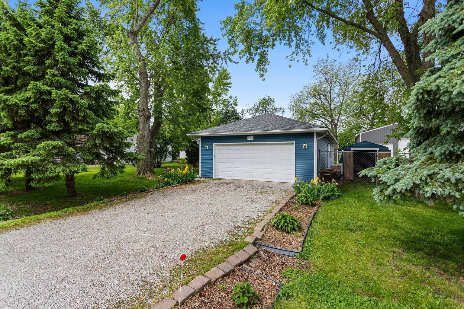 Bement, IL 61813,849 N Piatt Street