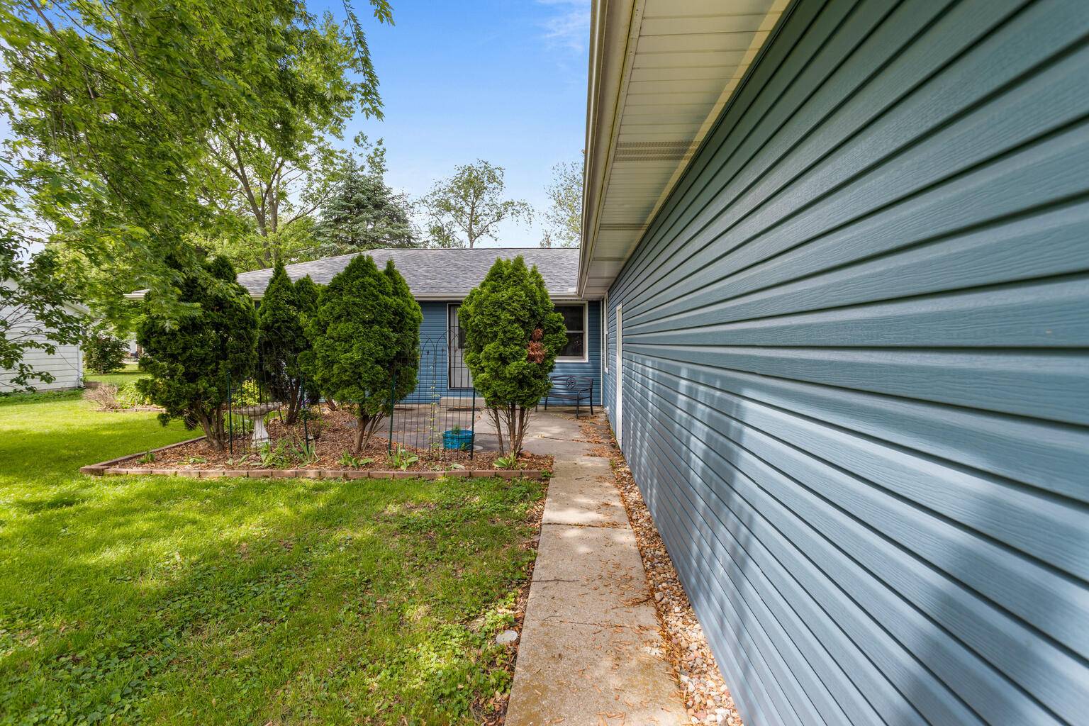 Bement, IL 61813,849 N Piatt Street