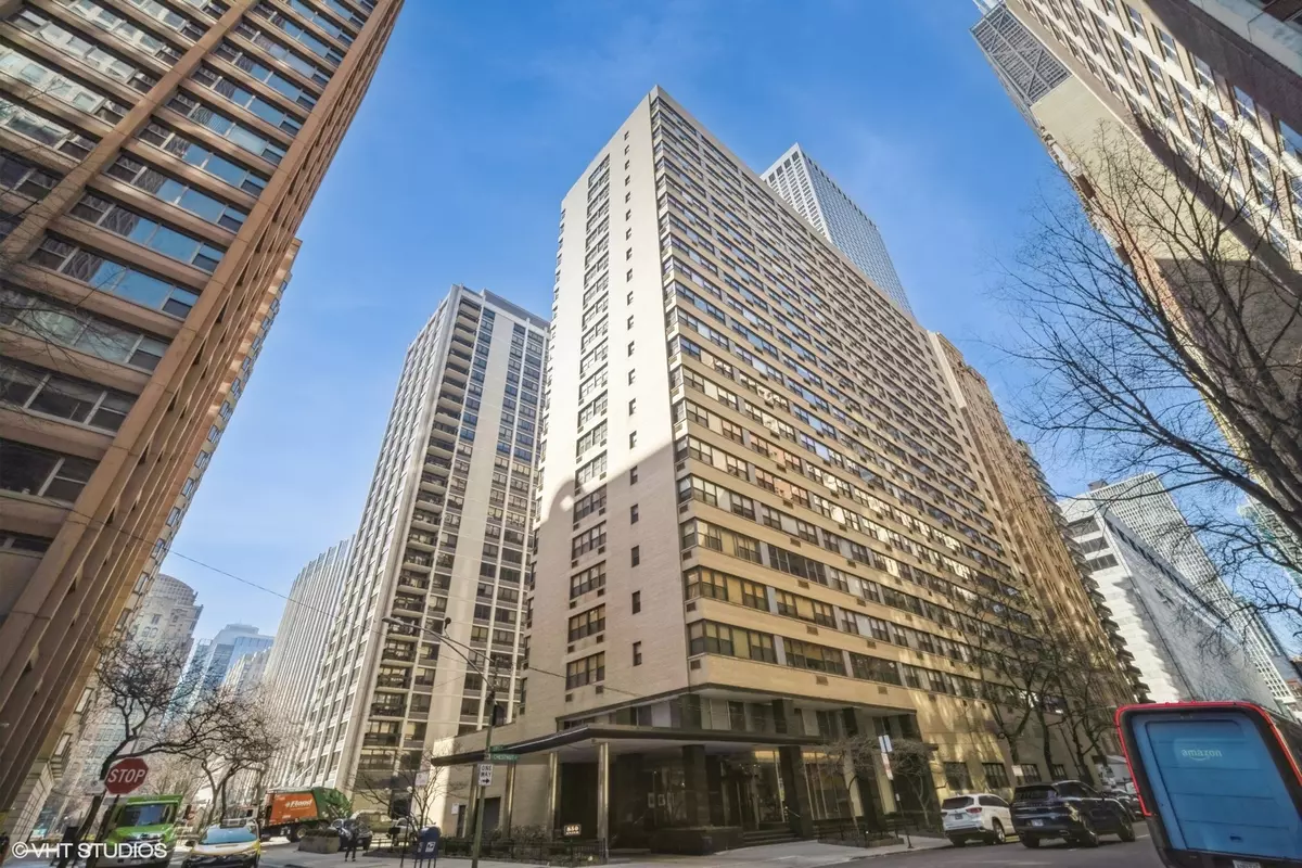 Chicago, IL 60611,850 N Dewitt Place #8C