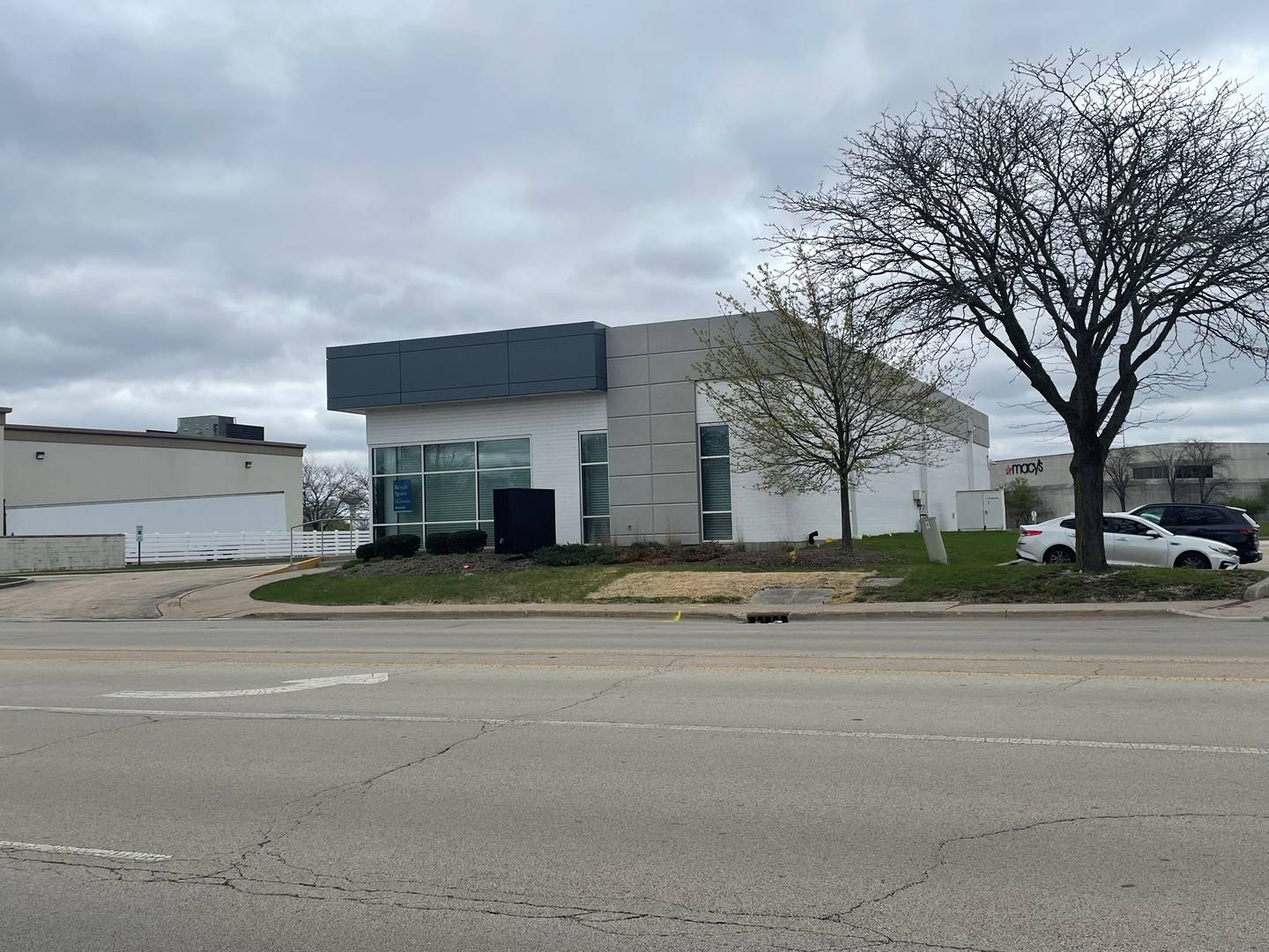 3330 Mall Loop, Joliet, IL 60431