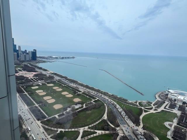 Chicago, IL 60605,1211 S PRAIRIE Avenue #6202