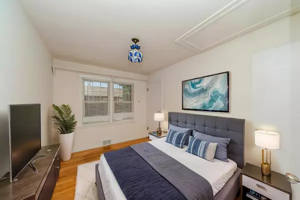 Northbrook, IL 60062,1727 Dundee Road