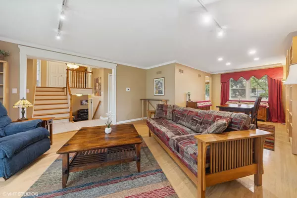 Homewood, IL 60430,1335 Idlewild Lane