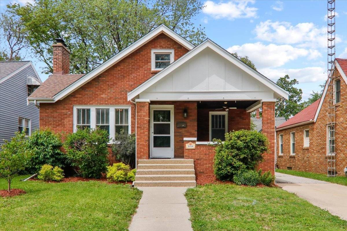 1014 E Washington Street, Bloomington, IL 61701