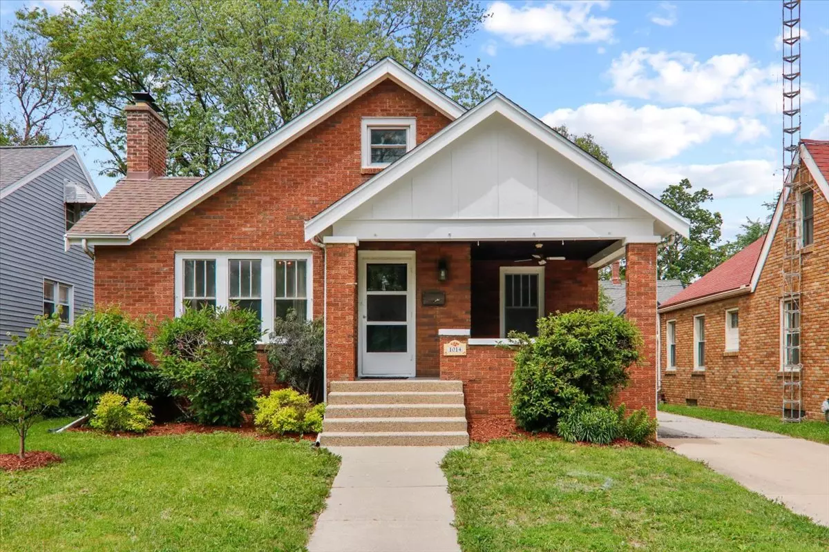 Bloomington, IL 61701,1014 E Washington Street