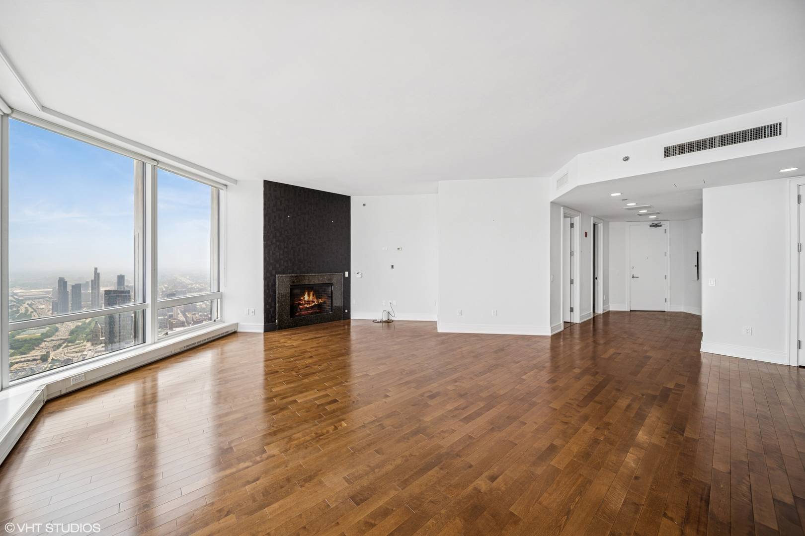 Chicago, IL 60611,401 N WABASH Avenue #81F