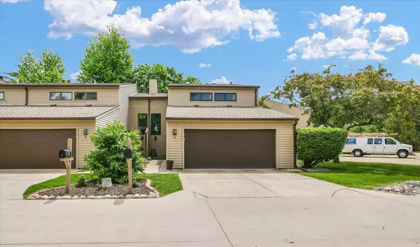4 Briar Hill Circle #4,  Champaign,  IL 61822