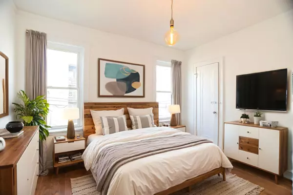 Chicago, IL 60659,6048 N ROCKWELL Avenue #2