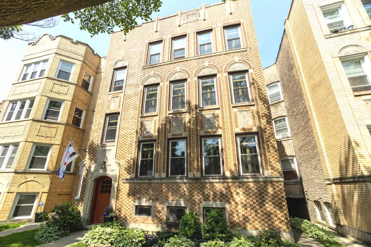 Chicago, IL 60659,6048 N ROCKWELL Avenue #2