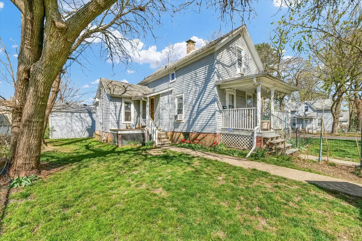 Urbana, IL 61801,401 S Maple Street