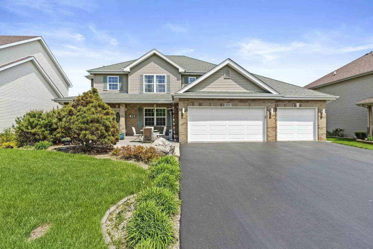 Beecher, IL 60401,253 Aspen Drive