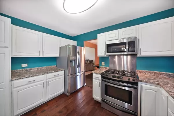 Gurnee, IL 60031,184 Southridge Drive