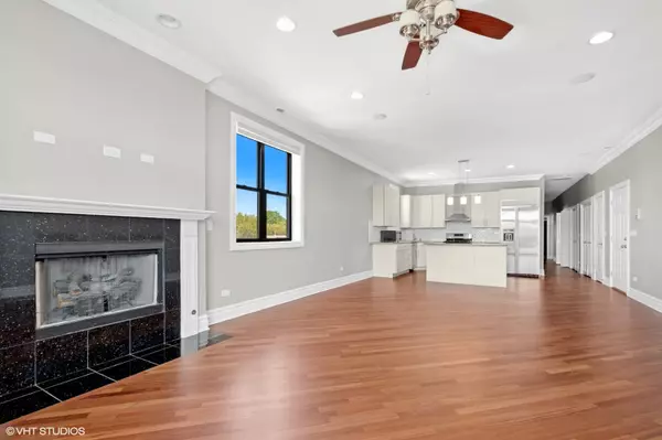 Chicago, IL 60613,3641 N Ashland Avenue #4N